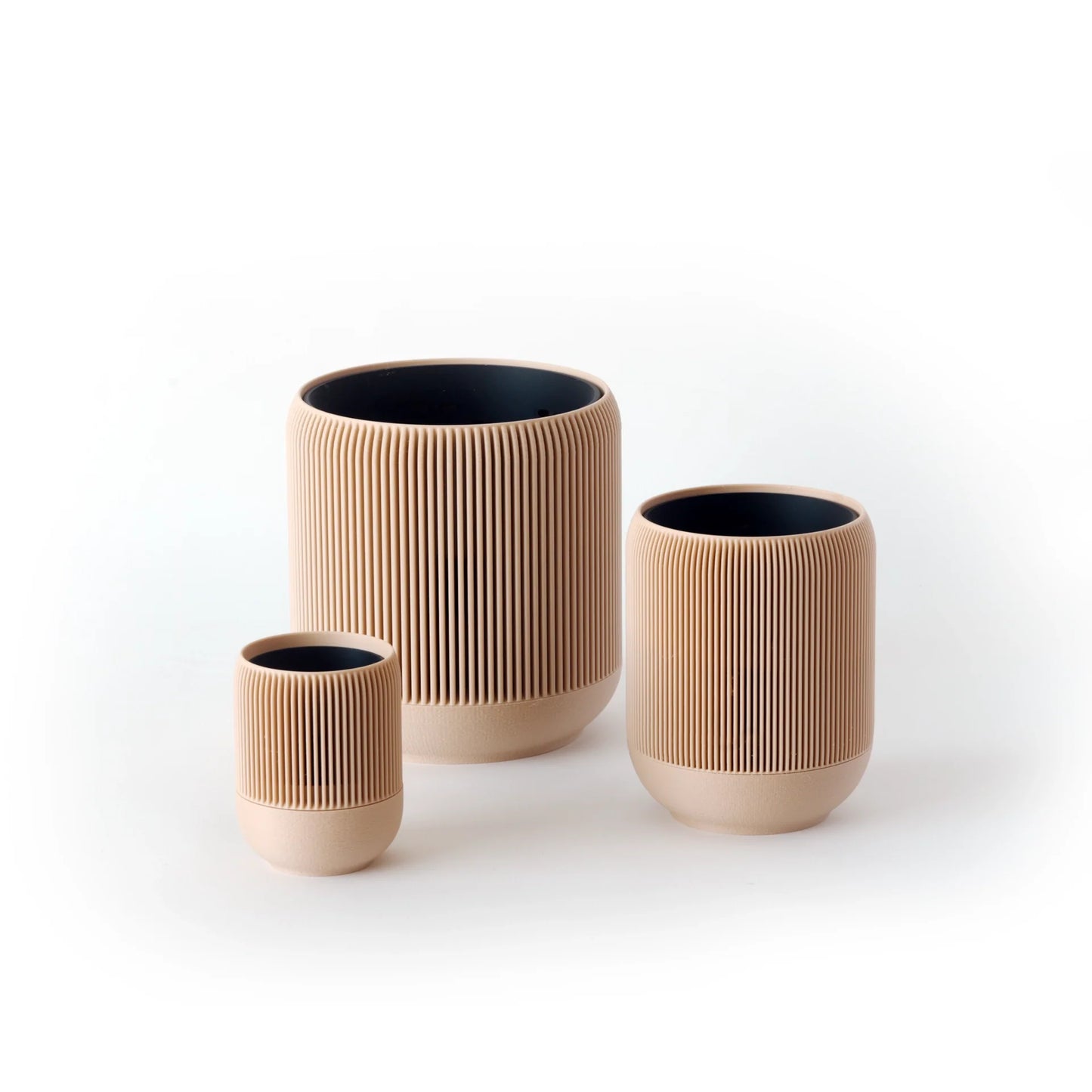 Lina self-watering & air pruning planter