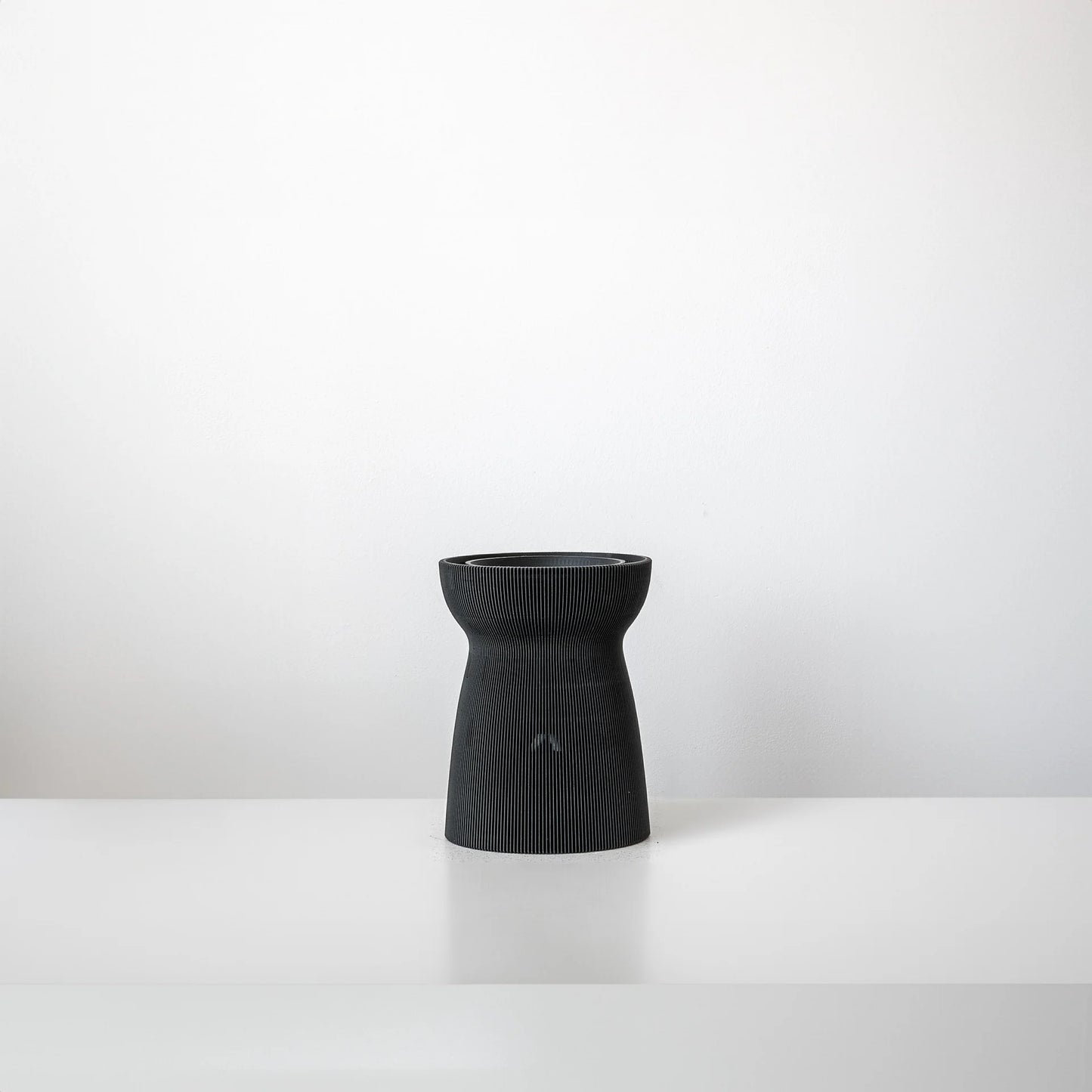 Hanaire self-watering & air pruning planter